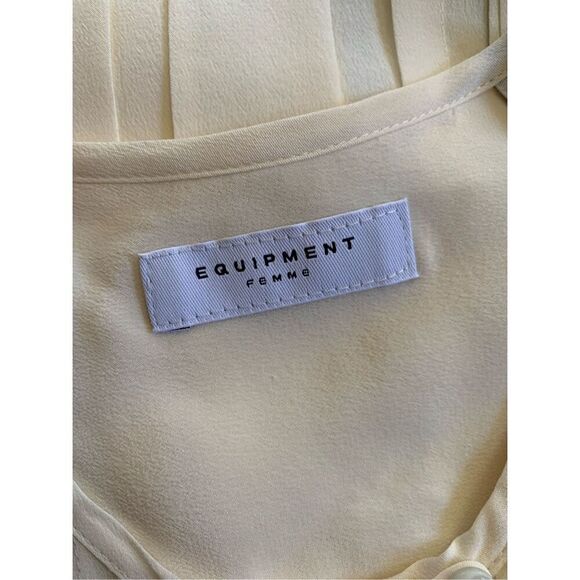 Equipment Silk Sleeveless Pleated Button Top Cream Size XS - Picture 7 of 12